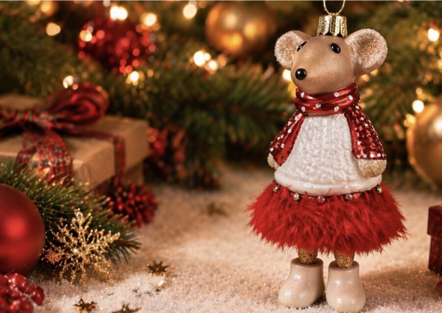 Zauberhafter Maus im roten Kleid-handbemalter Christbaumschmuck aus Glas